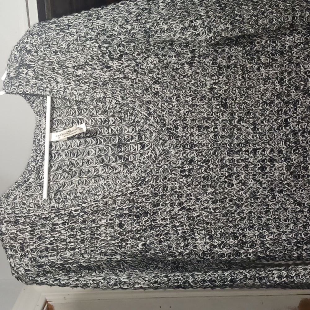 Womans Sweater - Picture 2 of 2